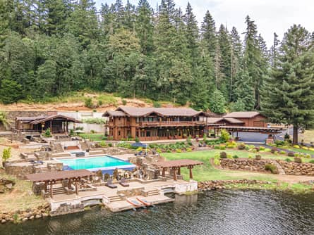 Private Lake Estate on 140 Acres near Salem, Oregon