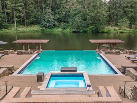 Hot tub, infinity pool, lake access and dock