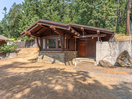 Guest cottage finished in craftsman style